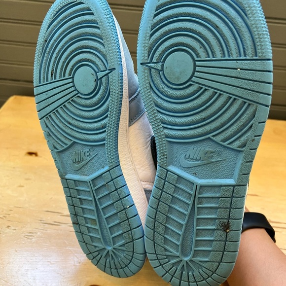 - Jordan 1 Retro OG High University Blue size 6 (GS) - Picture 9 of 9